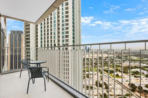 En balkong eller terrasse på Elegant 1BR in Heart of Dubai, Walk to Top Malls