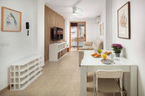 Cosy Apartment in Las Lagunas - Sleeps 4