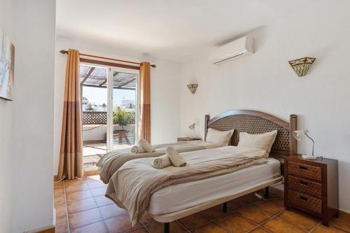 1 bedroom Penthouse with Pool access, Nerja centre