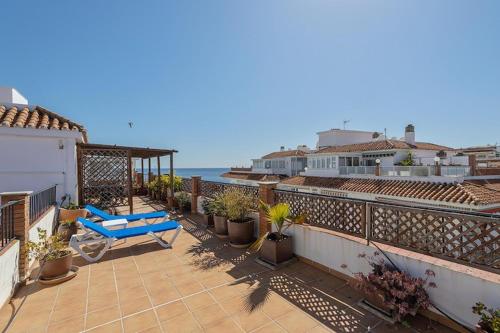 1 bedroom Penthouse with Pool access, Nerja centre