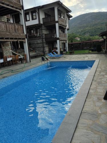 Kolam renang di atau dekat dengan Вила Краси