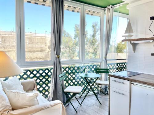 Mediterraneo Studio Front Beach - EaW Homes