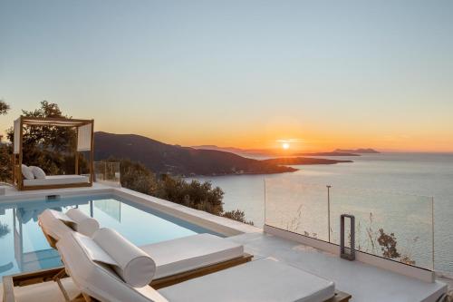 Urania Luxury Villa Rhea