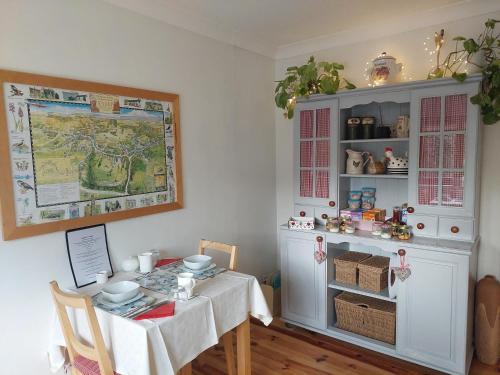 Nhà bếp/bếp nhỏ tại Innisfree Cottage