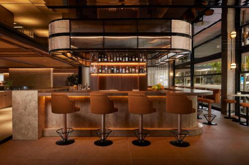 Salon ou bar de l'établissement NH Collection Madrid Eurobuilding