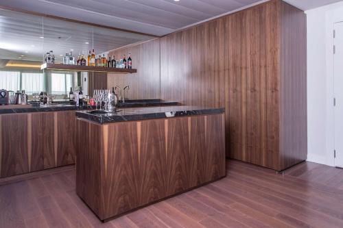Cuisine ou kitchenette dans l'établissement NH Collection Madrid Eurobuilding