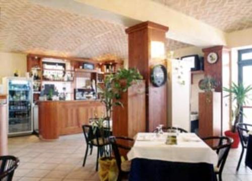 Un restaurant sau alt loc unde se poate mânca la Hotel Formica