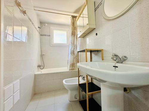 Ένα μπάνιο στο Global Immo 3314 ROCMAR