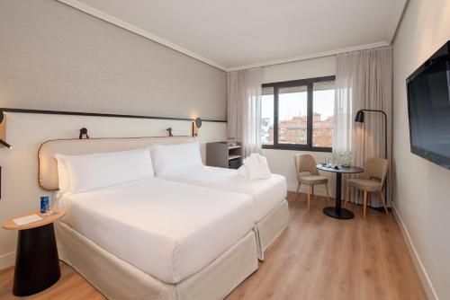 Hotel Madrid Alameda Aeropuerto, Affiliated by Meliá Image