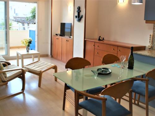 Apartamento en Complejo Residencial AV-24
