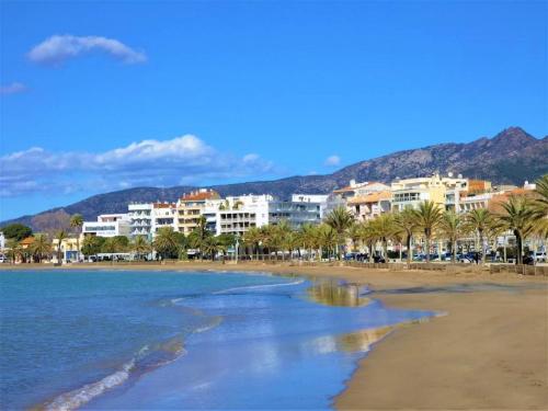 Apartamento en Complejo Residencial AV-24
