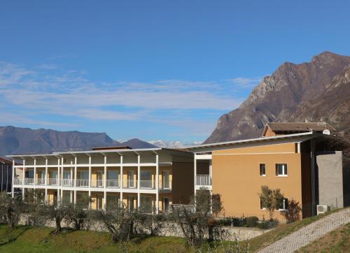 Gallery image of Family Bike Residence in Marone