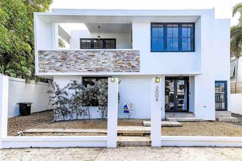 Casa Blanca Luxury Home by the Beach