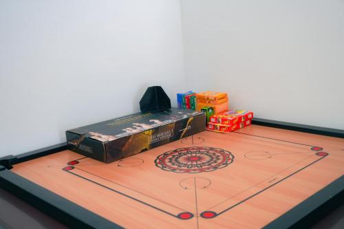 a basketball court with a box on top of it at Rimbayu 4Br-20guest#EventHouse#pooltable in Teluk Panglima Garang