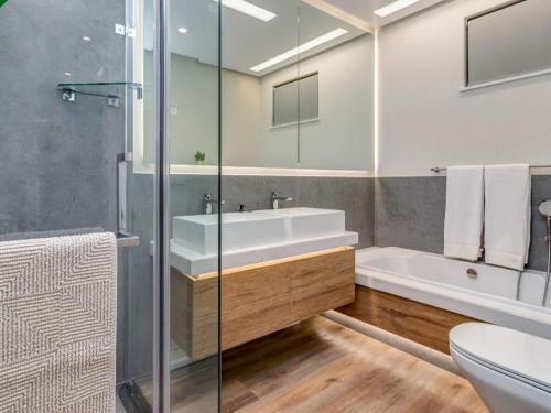 Fotografie z fotogalerie ubytování Mountain View and Lagoon Facing Steyn City Apartment v destinaci Fourways