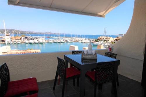 MARCOGNEY - Golfe de St-Tropez - Aux Marines de Cogolin - Appartement climatisé vue sur le port