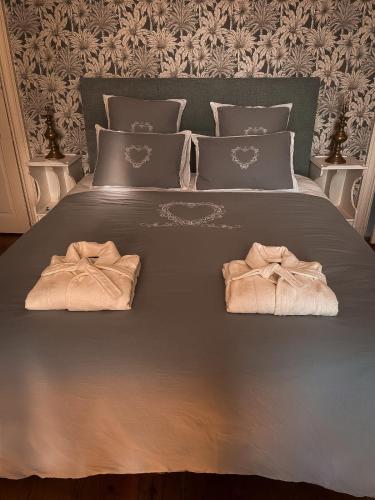 Photo de la galerie de l'établissement chambre Elégance - Château Maranne, à Parthenay