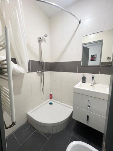 Photo de la galerie de l'établissement Rdc, Nid Urbain, à Villeurbanne