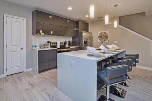 Beautiful 4BD home Themed Pool and Grill 4417 photo 11