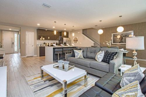 Beautiful 4BD home Themed Pool and Grill 4417 photo 6
