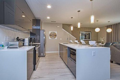 Beautiful 4BD home Themed Pool and Grill 4417 photo 20