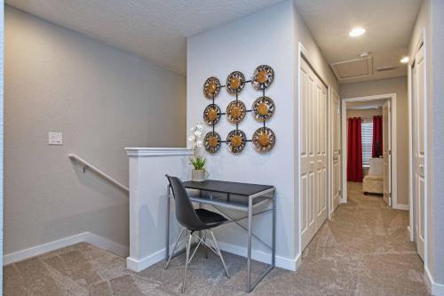 Beautiful 4BD home Themed Pool and Grill 4417 photo 25