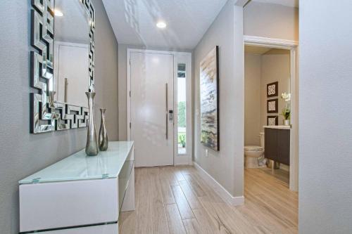 Beautiful 4BD home Themed Pool and Grill 4417 photo 34