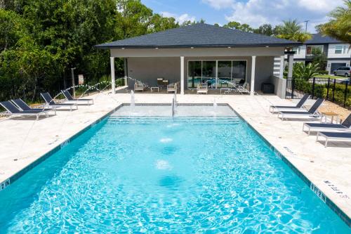 Beautiful 4BD home Themed Pool and Grill 4417 photo 43