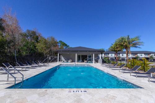 Beautiful 4BD home Themed Pool and Grill 4417 photo 40