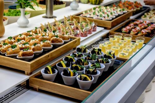 リゾートの敷地内または近くでの食事または食べ物