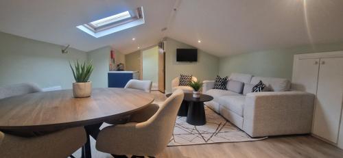 Fotografie z fotogalerie ubytování Upgraded Loft Style Duplex at Rathmines Village v destinaci Dublin