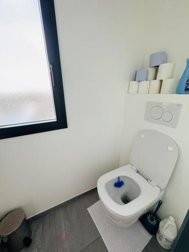 Ένα μπάνιο στο Chambres Carantec