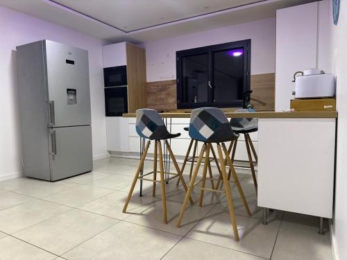 Η κουζίνα ή μικρή κουζίνα στο Charming new house T4 Muret