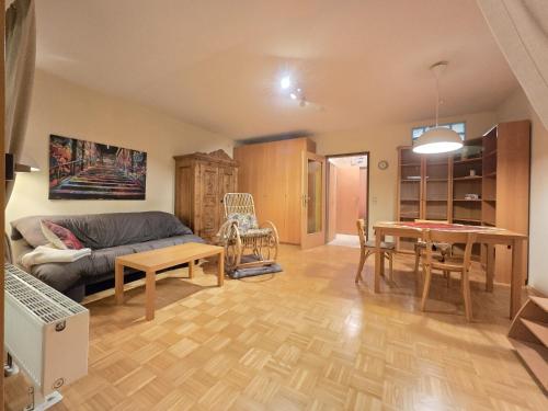 UNI - CITY - STUDIO 1a