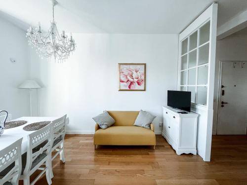 White Pearl - CityCenter - Large & Elegant Flat