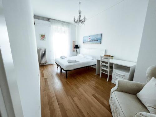 White Pearl - CityCenter - Large & Elegant Flat