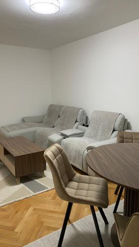 พื้นที่นั่งเล่นของ Modern City Apartment