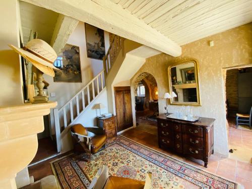 Photo de la galerie de l'établissement Maison de charme dans parc de 2 hectares, à Lourmarin