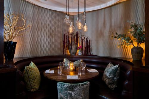Zona de estar de Mandolay Hotel Guildford