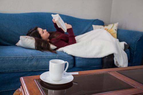 Χώρος καθιστικού στο Sunny and Charming Room in the Heart of Grand Junction