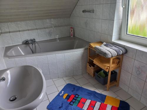 Ένα μπάνιο στο Ferienwohnung Kirchbergblick In Durbach