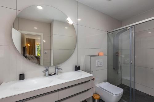 Koupelna v ubytování Villa in Istria with Heated Pool and 3 Bedrooms