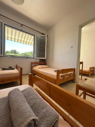 Gallery image of Tsatsalmas Rooms with Sea View II in Metamorfosi