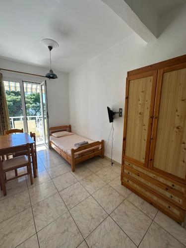Gallery image of Tsatsalmas Rooms with Sea View II in Metamorfosi