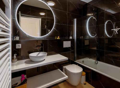 Ένα μπάνιο στο Les Voiliers 17