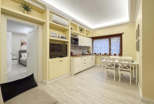 Vatican House Crocifisso 51