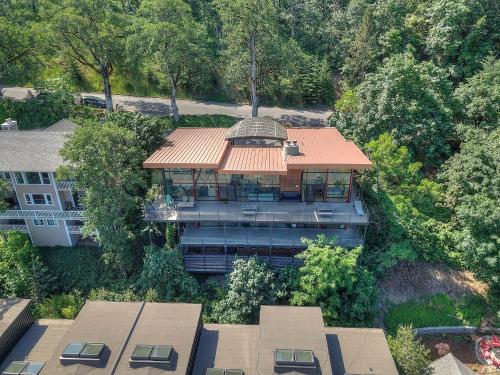 an aerial view of a house with a roof at Alizes 30 Day in Hood River