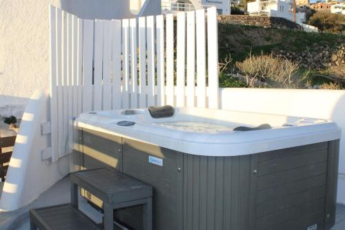 Fotografie z fotogalerie ubytování Villa Solasta #2 with jacuzzi in Santorini v destinaci Akrotiri