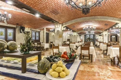Posezení v ubytování Hotel Sercotel Alfonso VI