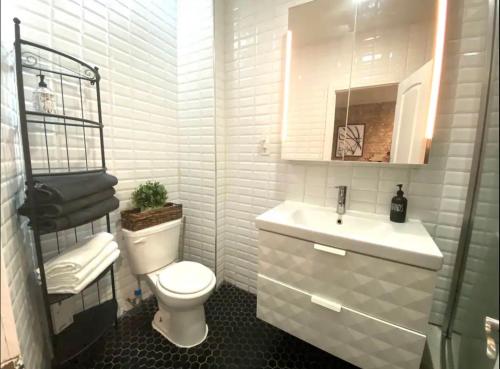 Vannituba majutusasutuses NYC XL 4 bed brownstone Gem